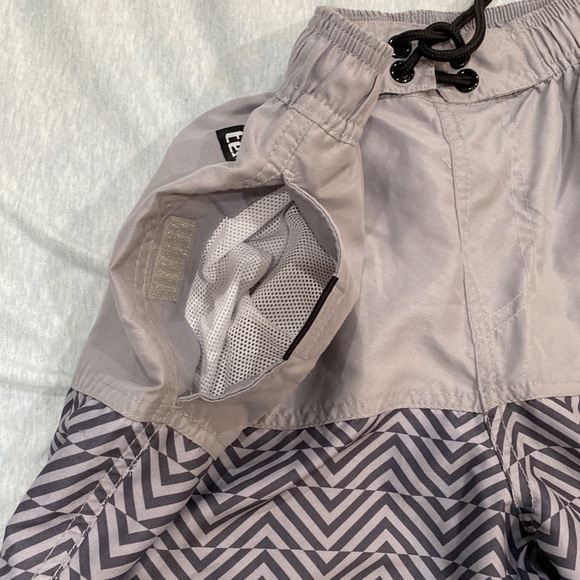 Tesla Rash-guard Series surf swim water sport shorts bathing suit NWT Small - Picture 6 of 14